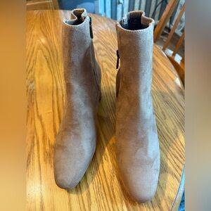 Elegant Tan Suede Ankle Boots